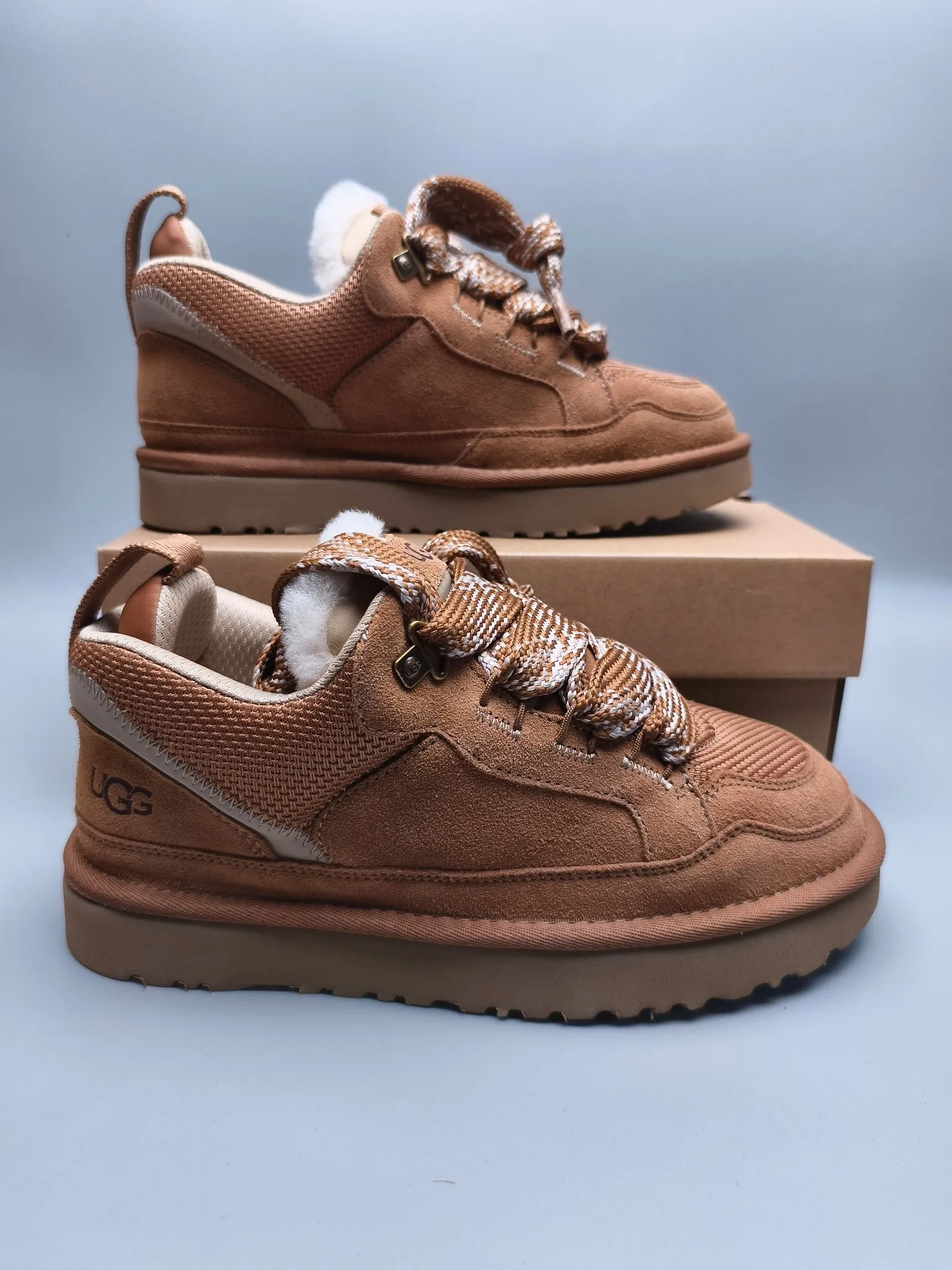 💰640 UGG sheepskin all-in-one snow boots 4032 couple mesh sports and leisure style color: sand black chestnut gray walnut antelope brown white code number: 35-45?